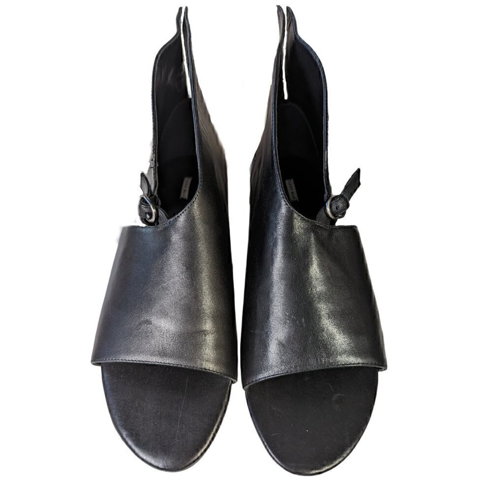 Leon Max Velia Leather Open Toe Flat Sandals